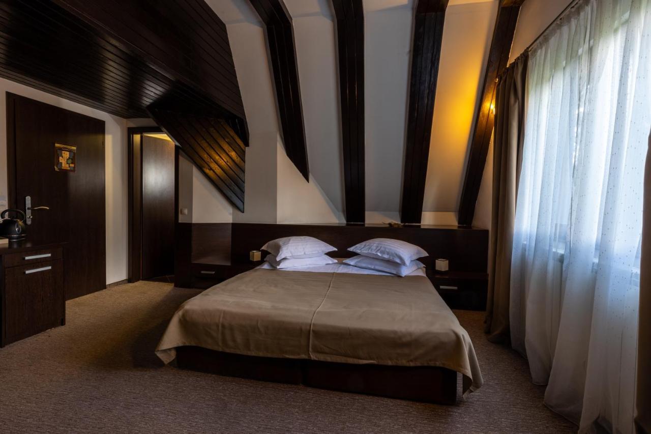 Hotel Smart Sinaia Zewnętrze zdjęcie